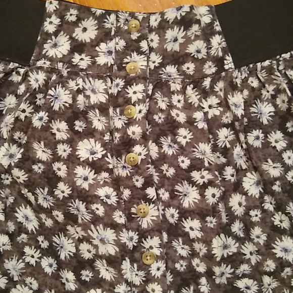 American Eagle skirt - Picture 2 of 4